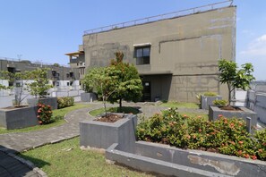 Property grounds - 7 Point At Gateway Cicadas (Bandung)