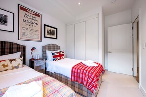 2 bedrooms, iron/ironing board, WiFi, bed sheets - The Nordic Nook Marylebone - by Out of Office Lifestyle (Greater London)