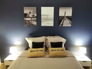 Individually decorated, individually furnished, desk