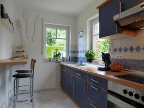 ثلاجة، ميكروويف، فرن، موقد طهي مسطح