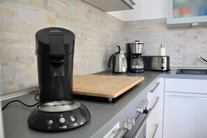 Kühlschrank, Ofen, Herdplatte, Geschirrspüler