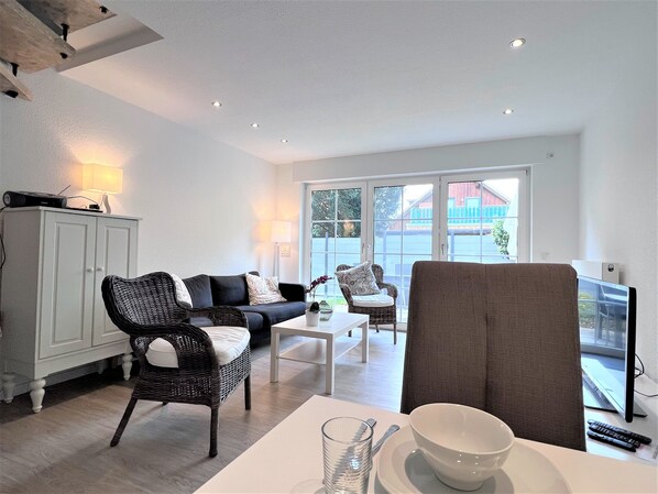 Télévision, chaîne hi-fi