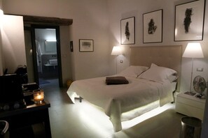 5 Schlafzimmer, Schreibtisch, schallisolierte Zimmer