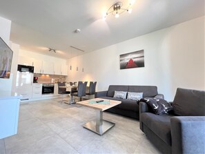 Fernseher, Stereoanlage