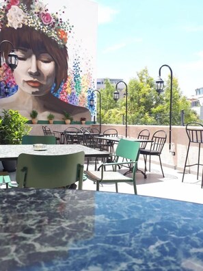 Property grounds - Ederlezi Zoubourlou Aparthotel (Athens)