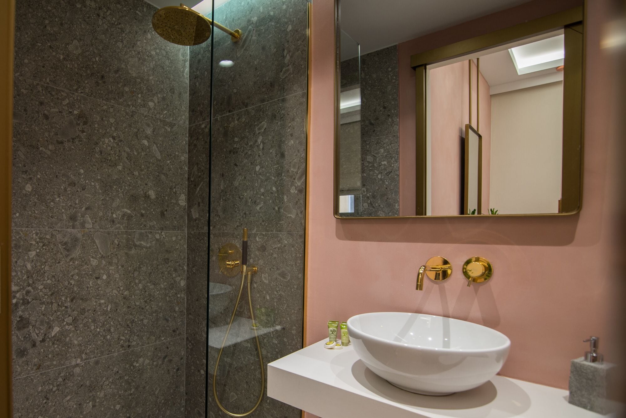 Photo - Ederlezi Zoubourlou Aparthotel