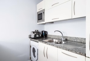 Apartment, 2 Bedrooms | Private kitchen | Full-size fridge, microwave, oven, stovetop