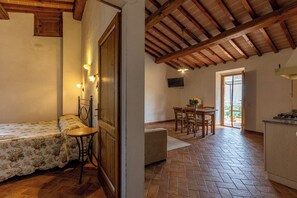 1 Schlafzimmer, Reisekinderbett, kostenloses WLAN, Bettwäsche