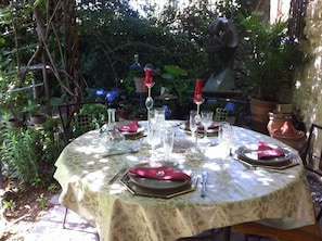 Outdoor dining