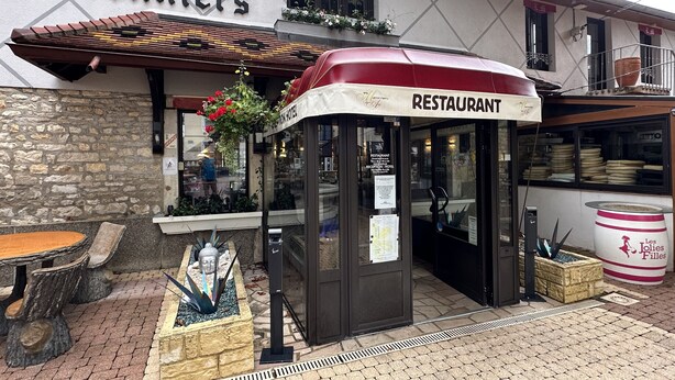 レストラン