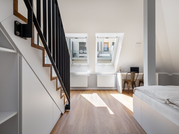 XL Studio, Kitchenette,Sofa Bed - Duplex | In-room safe, individually decorated, individually furnished, desk - Numa Munich Munico (Munich)