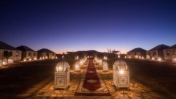 Fassade der Unterkunft – Abend/Nacht