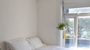 Unclassified image, 4 of 17, button - Bright Artists Flat in Leyton (London)