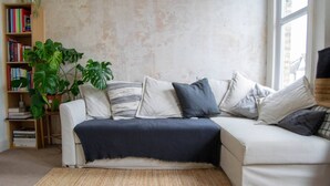 Unclassified image, 3 of 17, button - Bright Artists Flat in Leyton (London)