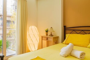2 bedrooms, iron/ironing board, travel cot, WiFi