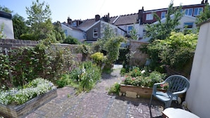 Unclassified image, 5 of 20, button - 2 Double Bedroom Bristol Home (Bristol)