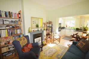 TV - 2 Double Bedroom Bristol Home (Bristol)