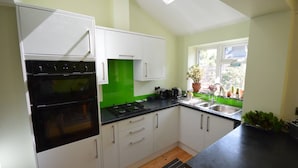 Unclassified image, 4 of 20, button - 2 Double Bedroom Bristol Home (Bristol)