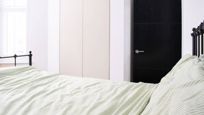 Unclassified image, 4 of 11, button - Modern 1 Bed 2-storey Flat in Clapton (London)