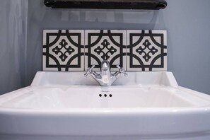 Bathroom - Stunning 5 Bedroom Family Home in East London (London)