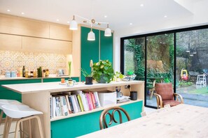 Meeting facility - Stunning 5 Bedroom Family Home in East London (London)