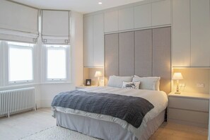 2 bedrooms, internet, bed sheets - Stunning 2 Bed With Garden in Historic Richmond (Richmond)