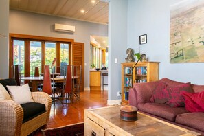 تلفزيون، برامج وأفلام نتفليكس، خدمات بث