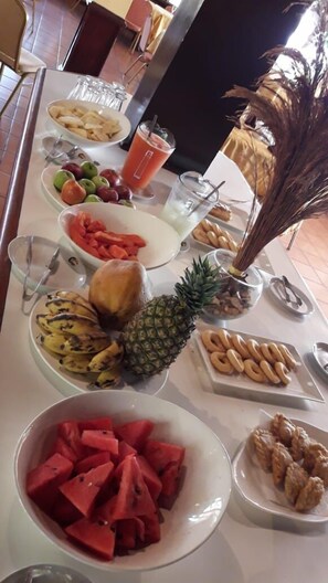 Free daily buffet breakfast