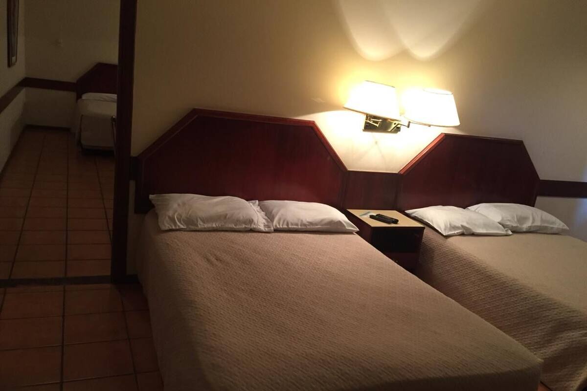 Minibar, laptop workspace, free WiFi
