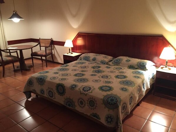Minibar, laptop workspace, free WiFi