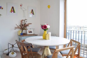 Oven, stovetop, cookware/dishes/utensils - Iconic 2 Bedroom Flat In Broadway Market (London)