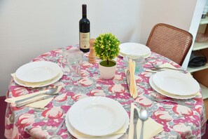 Family Apartment | In-room dining - Family Apartment Budva (Budva)
