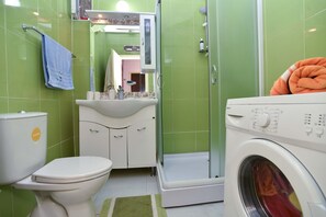 Family Apartment | Bathroom