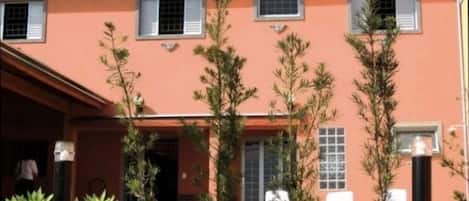 Majoituspaikan julkisivu