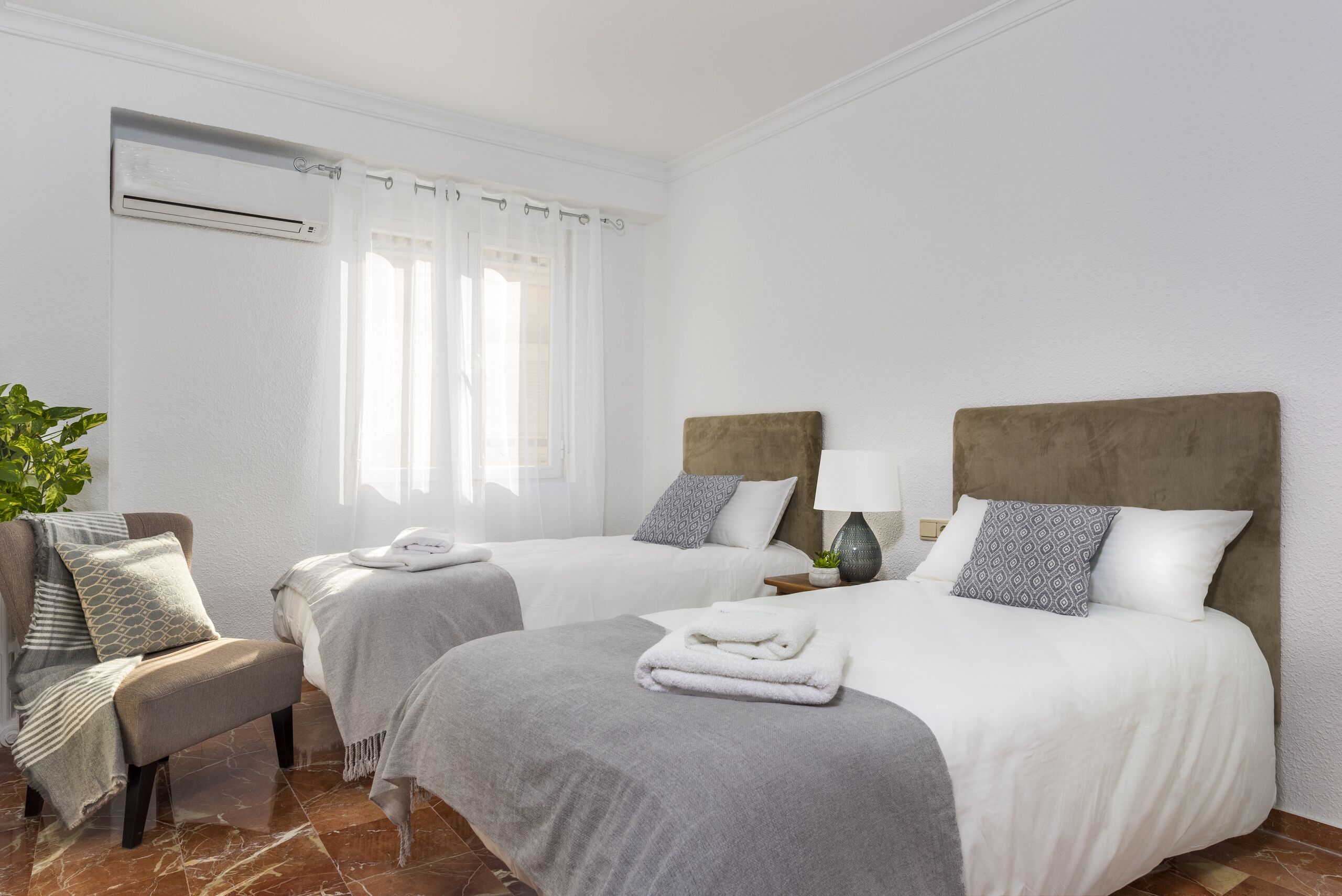 Appartement, 4 slaapkamers | 4 slaapkamers, een strijkplank/strijkijzer, gratis wifi, beddengoed