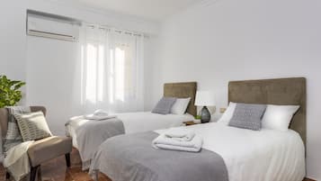 Appartement, 4 slaapkamers | 4 slaapkamers, een strijkplank/strijkijzer, gratis wifi, beddengoed