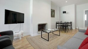 Unclassified image, 4 of 21, button - Bright 2 Bd Apart in Front of Retiro Park. Retiro II (Madrid)