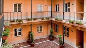 Apartment (2 Bedrooms) | Exterior