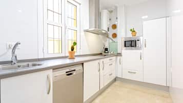 Apartment (2 Bedrooms) | Private kitchen