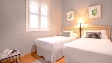 Appartamento (2 Bedrooms) | 2 camere, ferro/asse da stiro, Wi-Fi gratuito, lenzuola