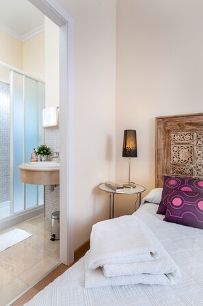 Apartment, 2 Bedrooms | 2 bedrooms, iron/ironing board, free WiFi, bed sheets