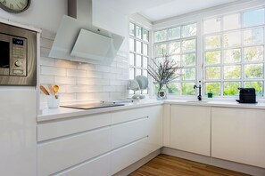 Apartment (1 Bedroom) | Private kitchen