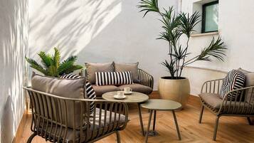 Apartment (0 Bedroom) | Terrace/patio