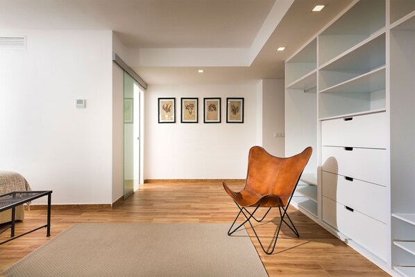 Apartment (1 Bedroom) | Interior