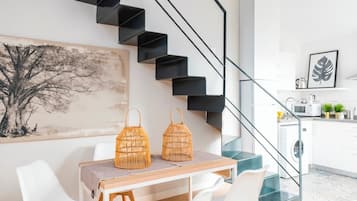 Apartment (2 Bedrooms) | In-room dining