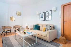 Apartment (2 Bedrooms) | Living area