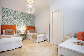 公寓 (4 Bedrooms) | 4 多间卧室、隔音、熨斗/熨衣板、免费 WiFi