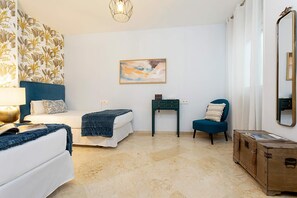 公寓 (4 Bedrooms) | 4 多间卧室、隔音、熨斗/熨衣板、免费 WiFi