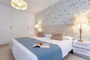 公寓 (4 Bedrooms) | 4 多间卧室、隔音、熨斗/熨衣板、免费 WiFi