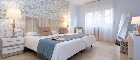 Apartment (4 Bedrooms) | 4 bedrooms, soundproofing, iron/ironing board, free WiFi